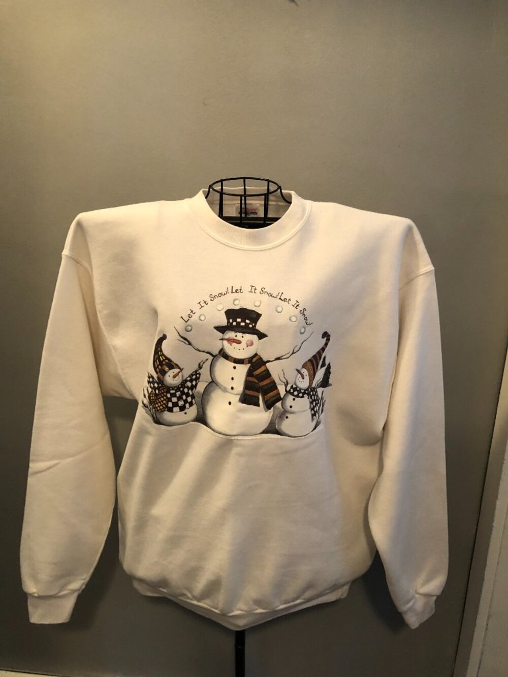 Hanes LARGE Let It Snow, Let It Snow Sweatshirt 23.5" Pit to Pit #JS
